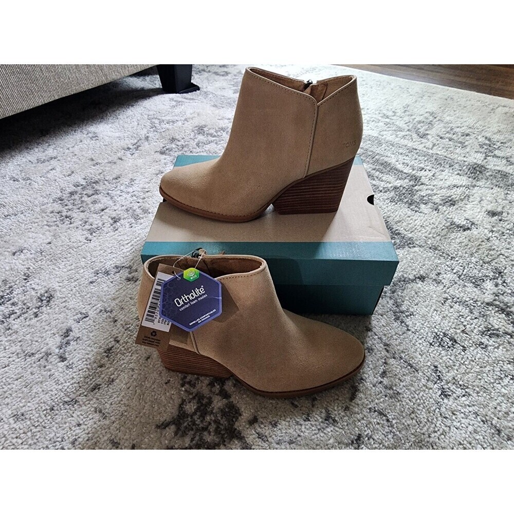 Toms Hadley Boots Womens Size 9 Oatmeal Suede Ankle Booties Block Heel